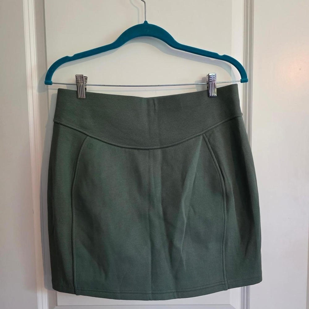 Lululemon Scuba High Rise eucalyptus green skirt fall staple